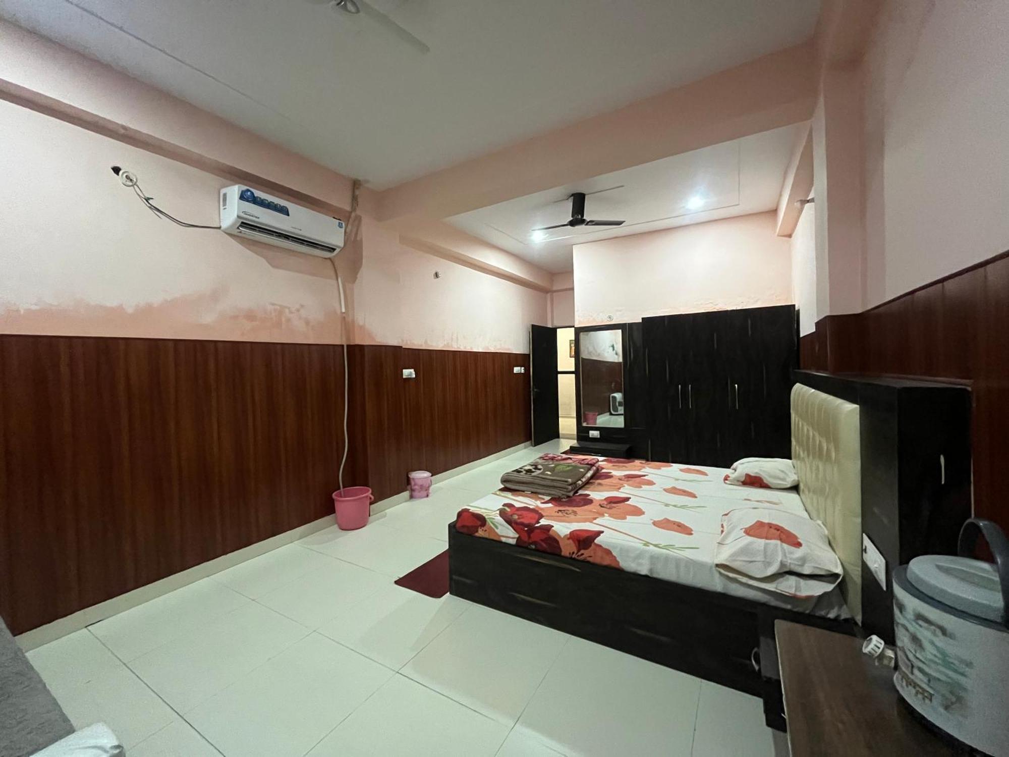 מלון Govardhan Shri Ji Baba Ki Haveli מראה חיצוני תמונה